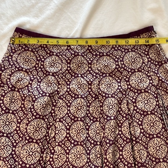 Talbots 6P Purple/Cream Geometric Print Pleated Flare Knee Length Skirt Teacher - Picture 5 of 6